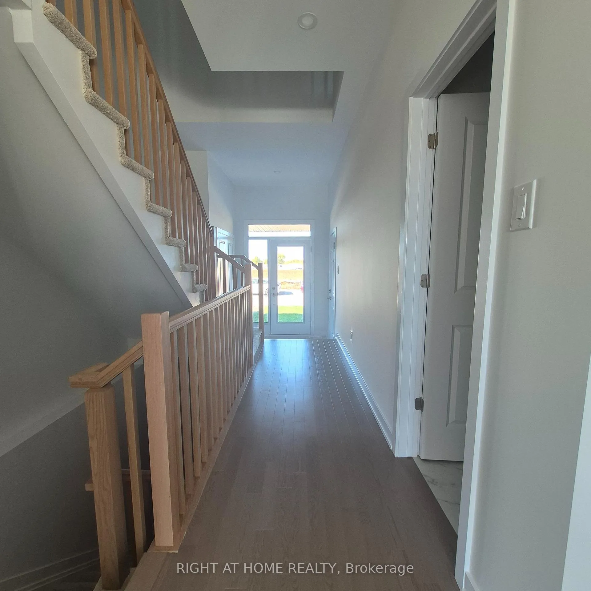 Photo 3 of 102 Ploughshare Road, Ottawa, Kanata - Katimavik — HOMEH