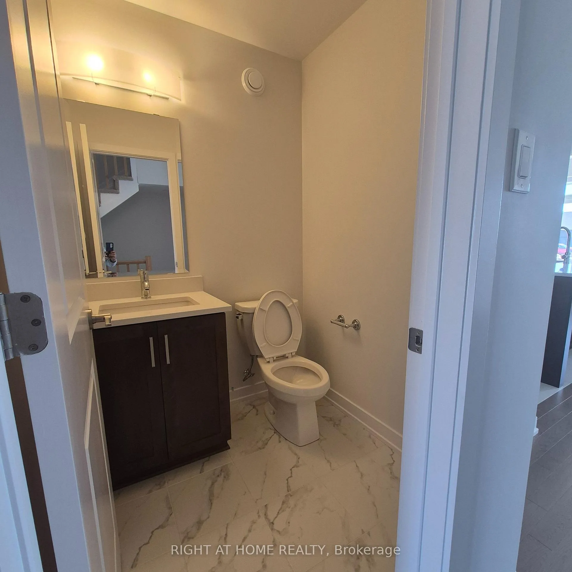 Photo 4 of 102 Ploughshare Road, Ottawa, Kanata - Katimavik — HOMEH