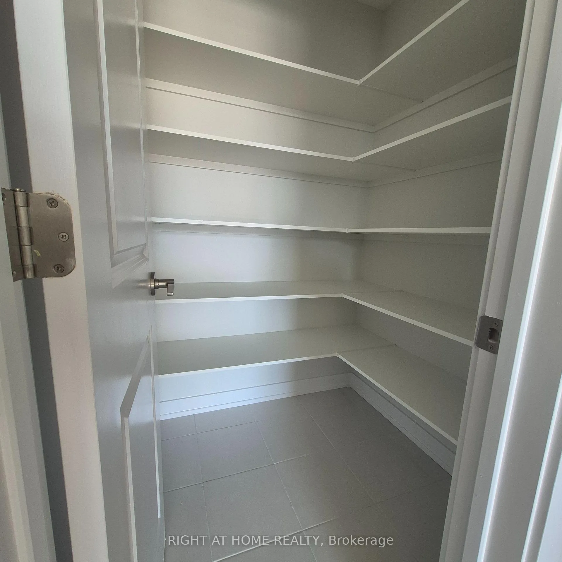 Photo 7 of 102 Ploughshare Road, Ottawa, Kanata - Katimavik — HOMEH