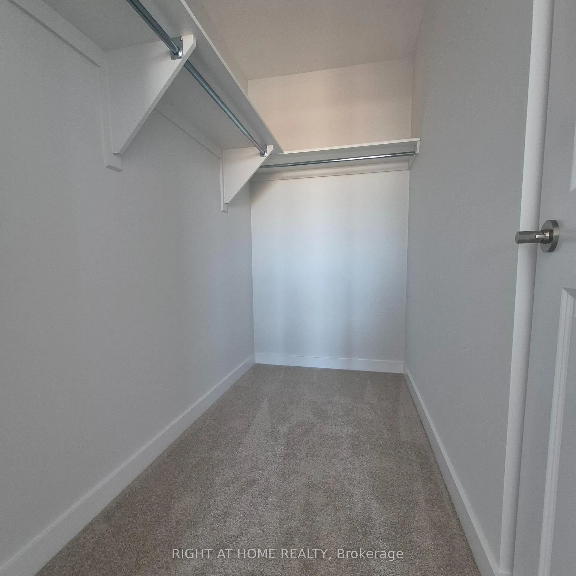 Photo 11 of 102 Ploughshare Road, Ottawa, Kanata - Katimavik — HOMEH
