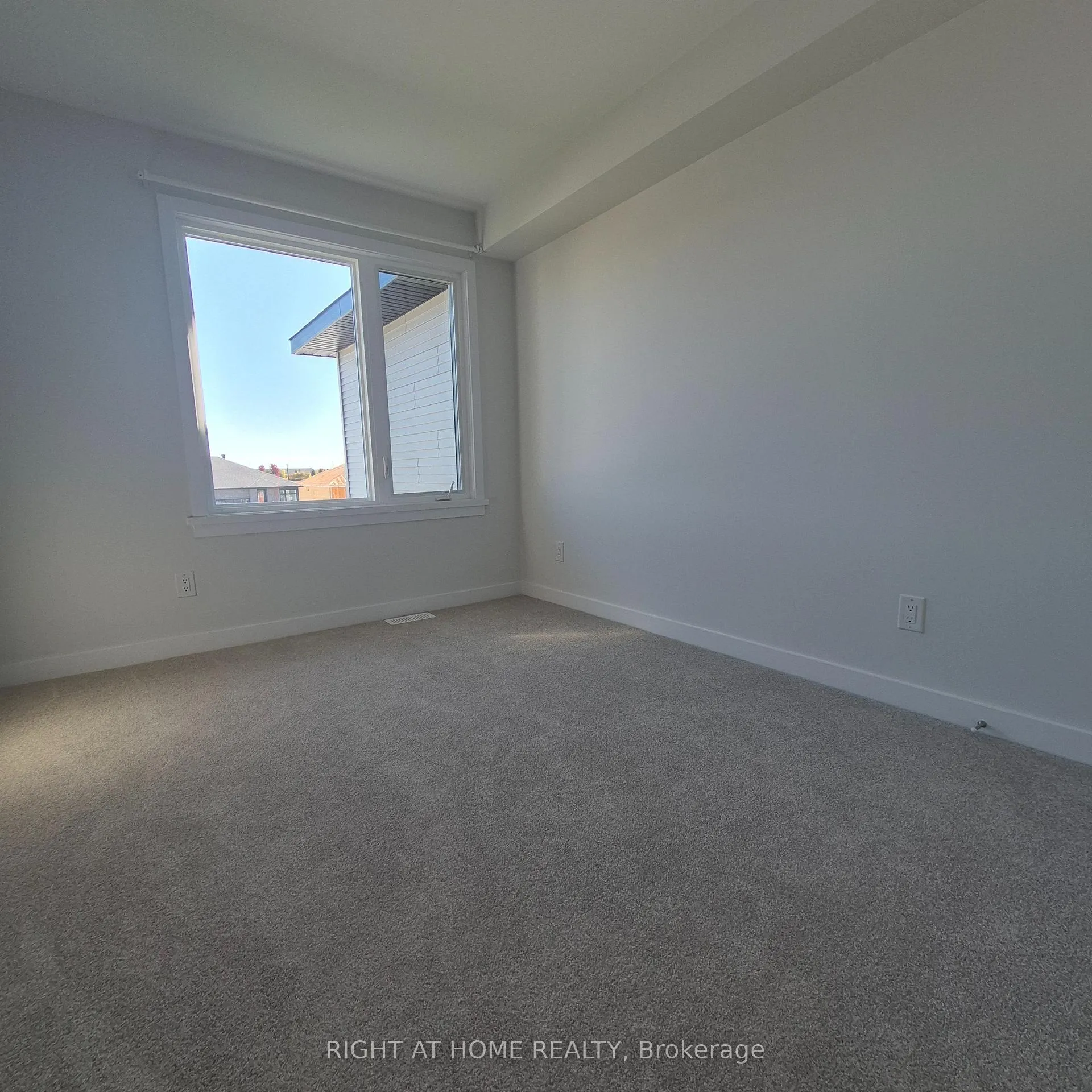 Photo 14 of 102 Ploughshare Road, Ottawa, Kanata - Katimavik — HOMEH