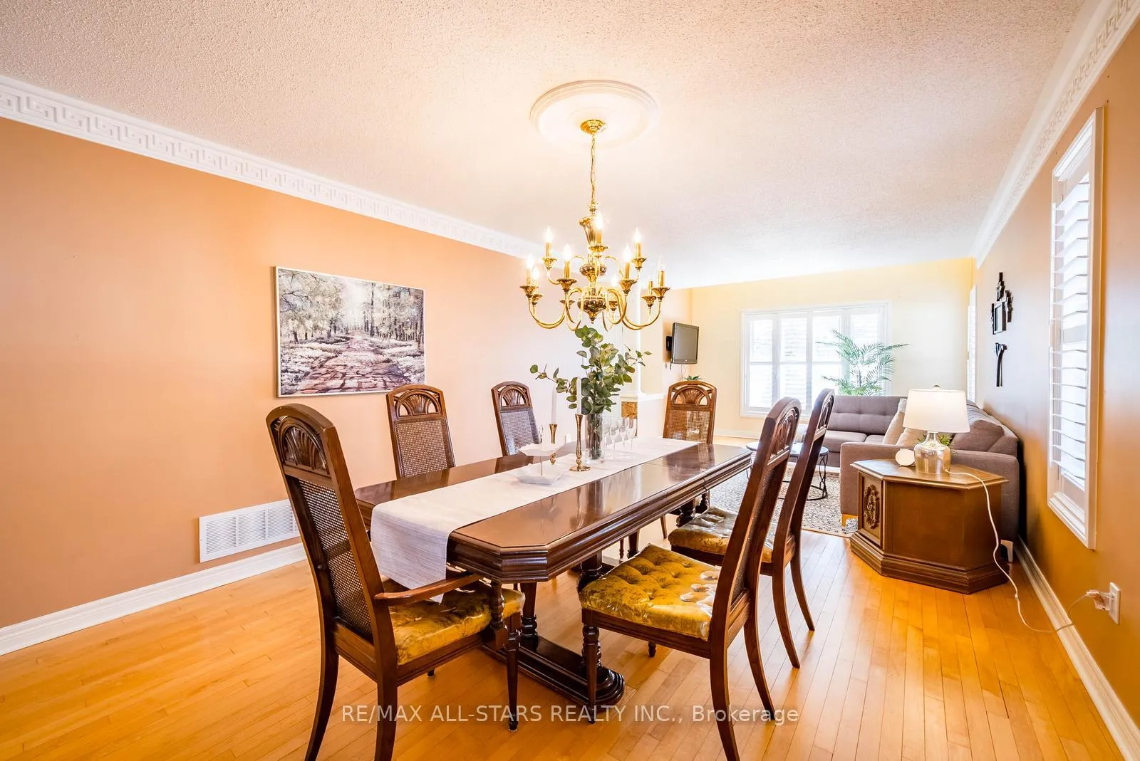Photo 13 of 102 Dawnhill Avenue, Oshawa, McLaughlin — HOMEH