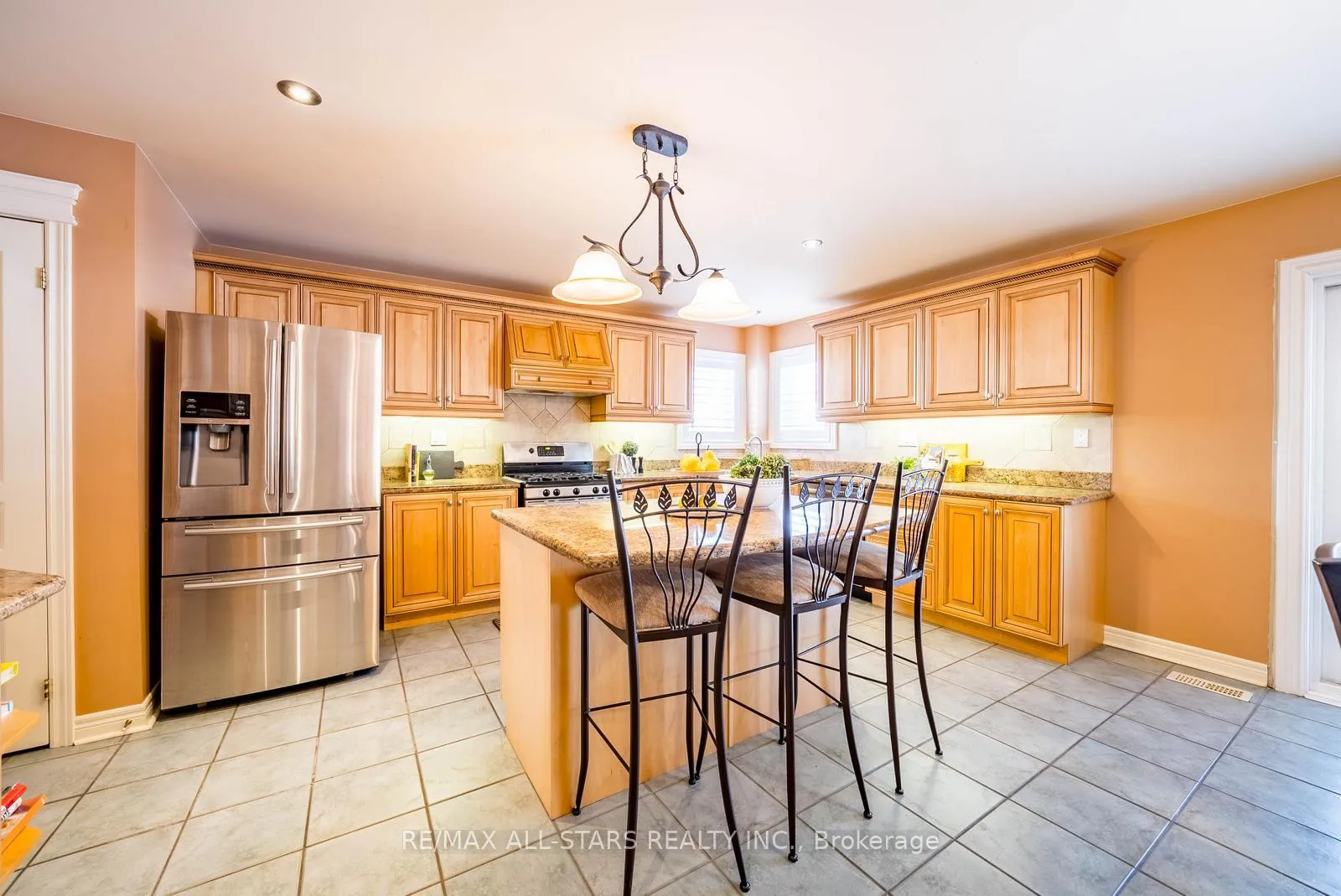 Photo 15 of 102 Dawnhill Avenue, Oshawa, McLaughlin — HOMEH