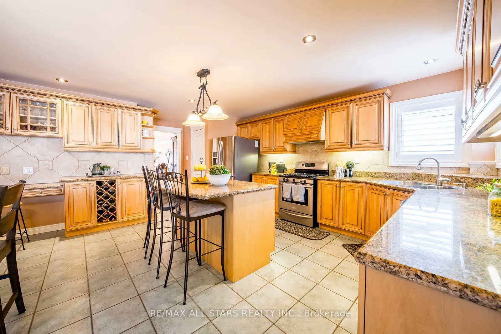 Photo 16 of 102 Dawnhill Avenue, Oshawa, McLaughlin — HOMEH