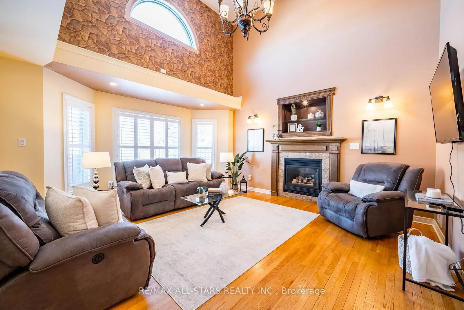 Photo 20 of 102 Dawnhill Avenue, Oshawa, McLaughlin — HOMEH