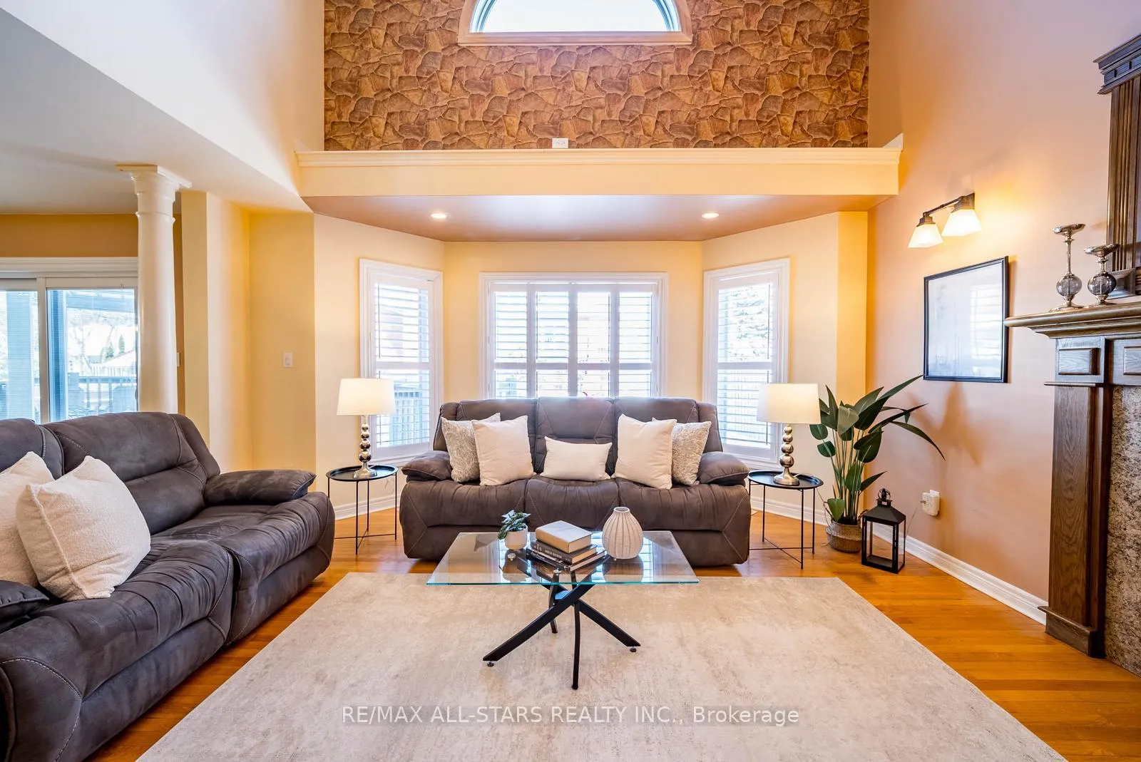 Photo 21 of 102 Dawnhill Avenue, Oshawa, McLaughlin — HOMEH
