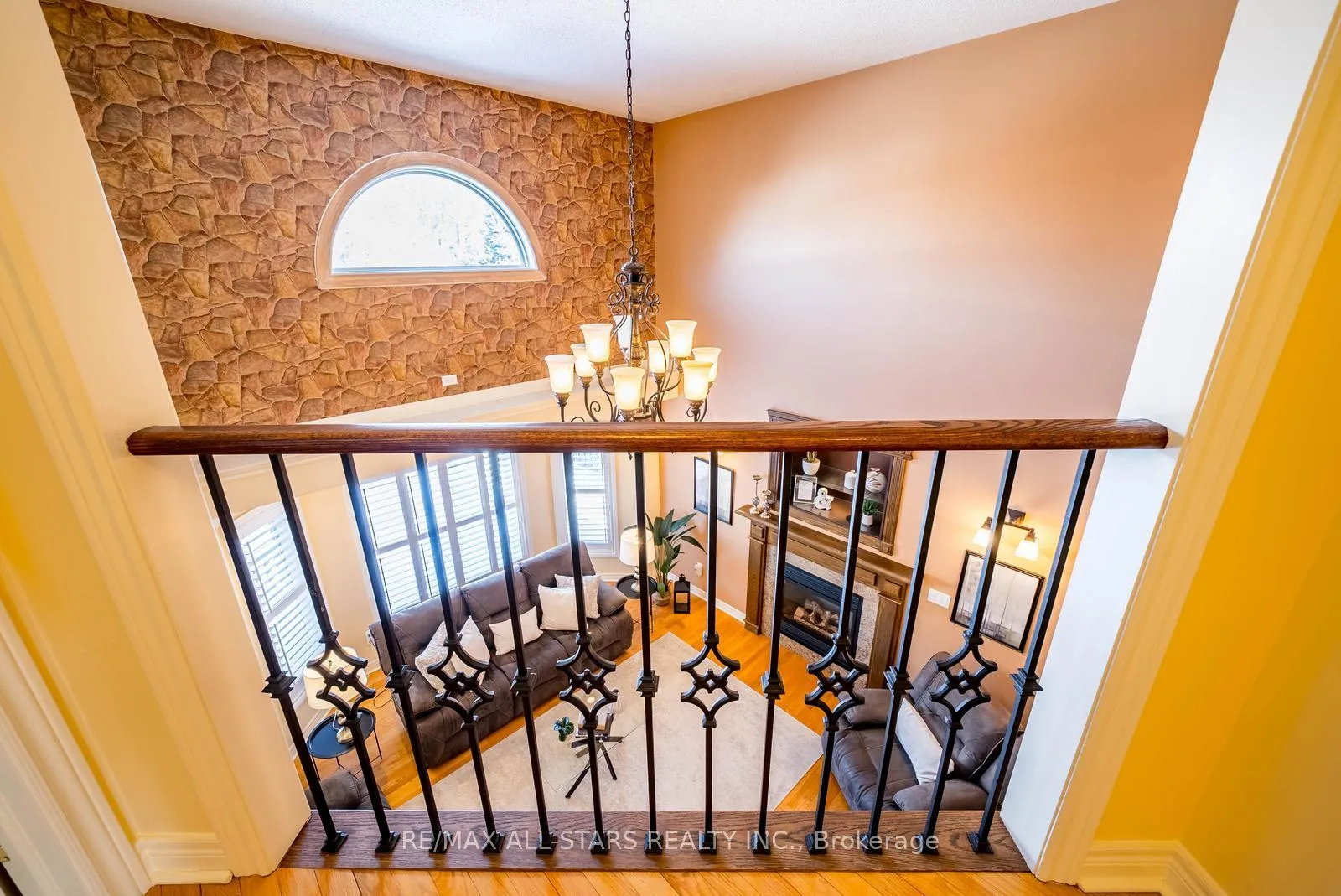 Photo 23 of 102 Dawnhill Avenue, Oshawa, McLaughlin — HOMEH