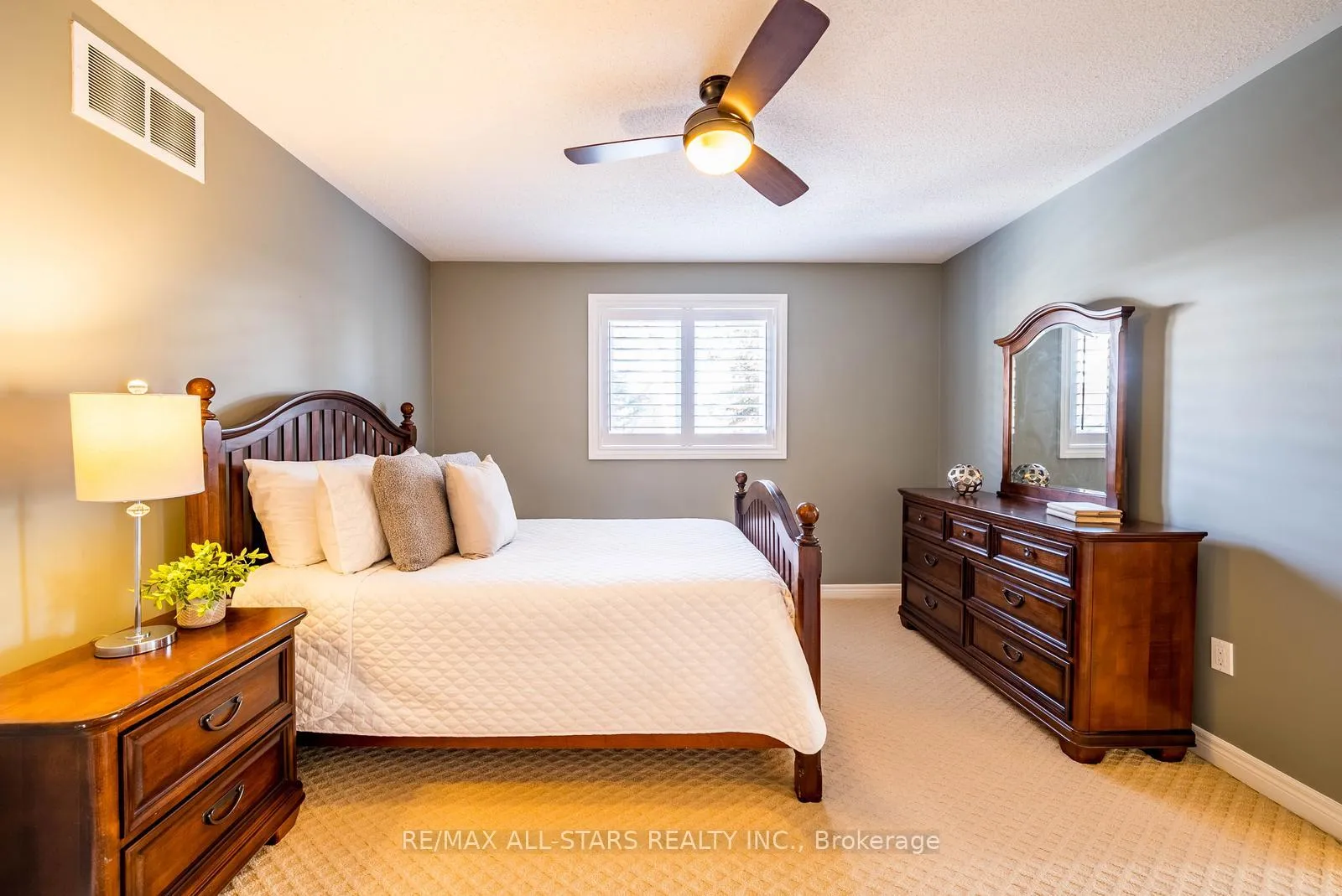 Photo 30 of 102 Dawnhill Avenue, Oshawa, McLaughlin — HOMEH