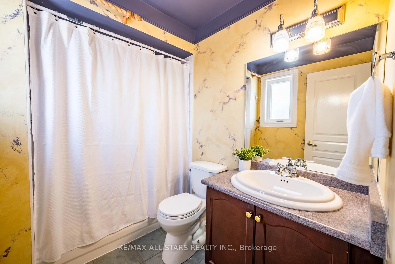 Photo 38 of 102 Dawnhill Avenue, Oshawa, McLaughlin — HOMEH