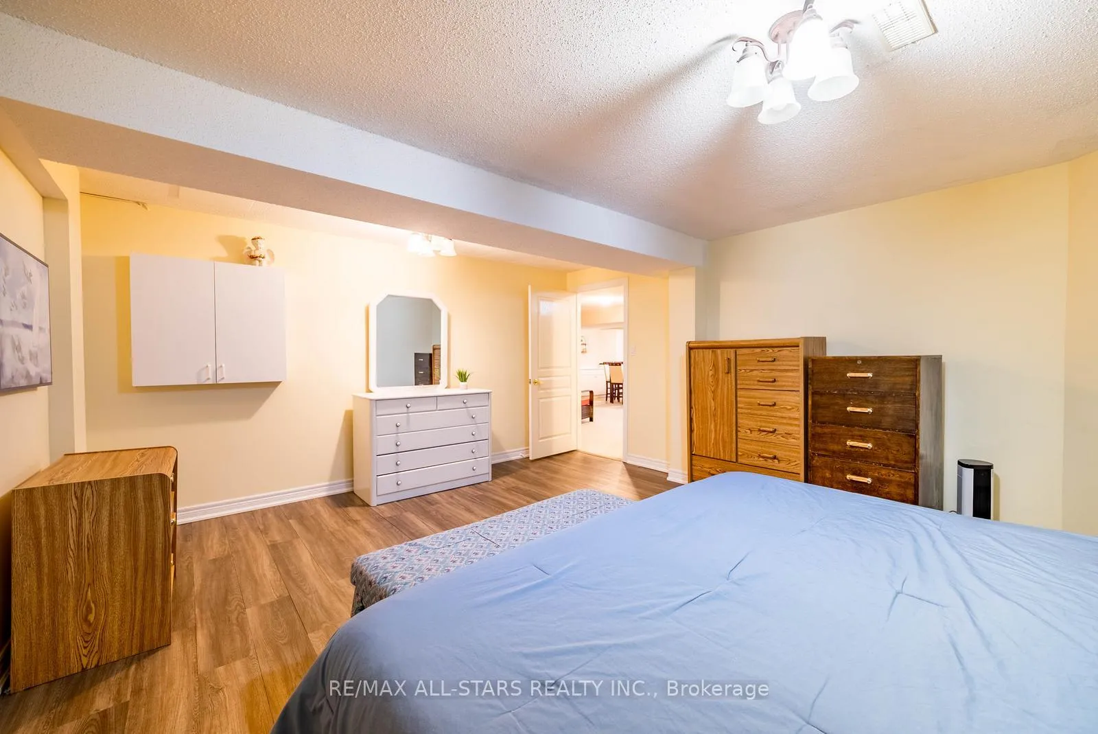 Photo 44 of 102 Dawnhill Avenue, Oshawa, McLaughlin — HOMEH