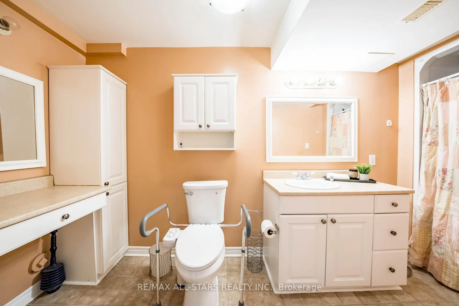 Photo 45 of 102 Dawnhill Avenue, Oshawa, McLaughlin — HOMEH