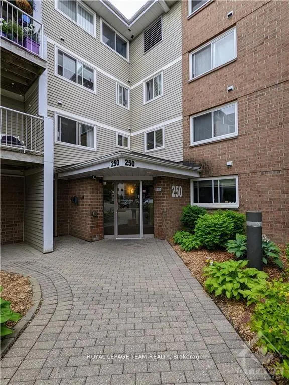Photo 1 of 250 Brittany Drive, Ottawa, Cumberland West — HOMEH