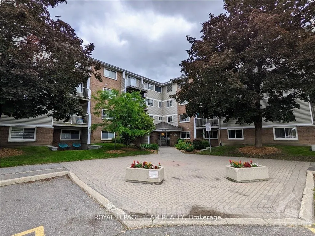 Photo 2 of 250 Brittany Drive, Ottawa, Cumberland West — HOMEH