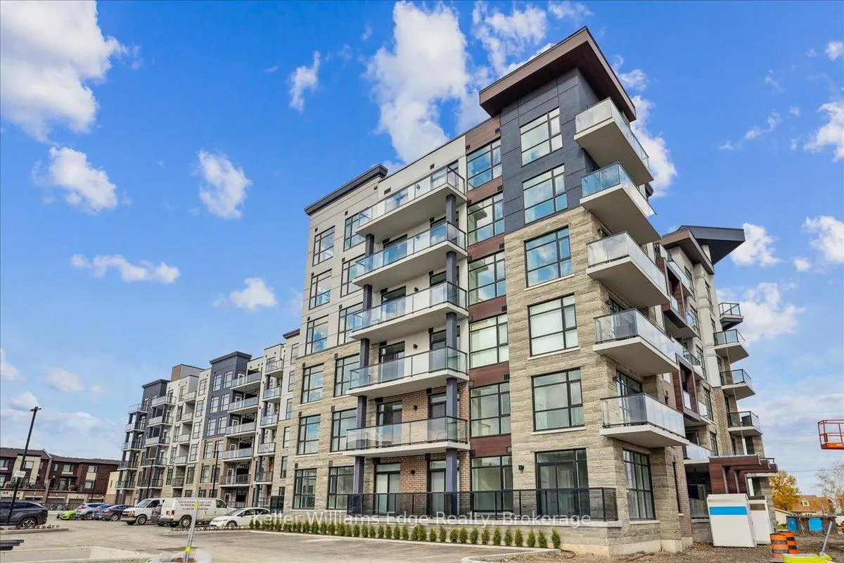 Front of Unit 420, 600 North Service Road