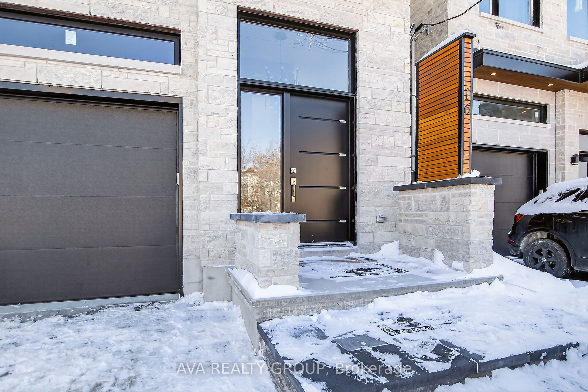 Photo 2 of 16 Gould Street, Ottawa, Ottawa West — HOMEH