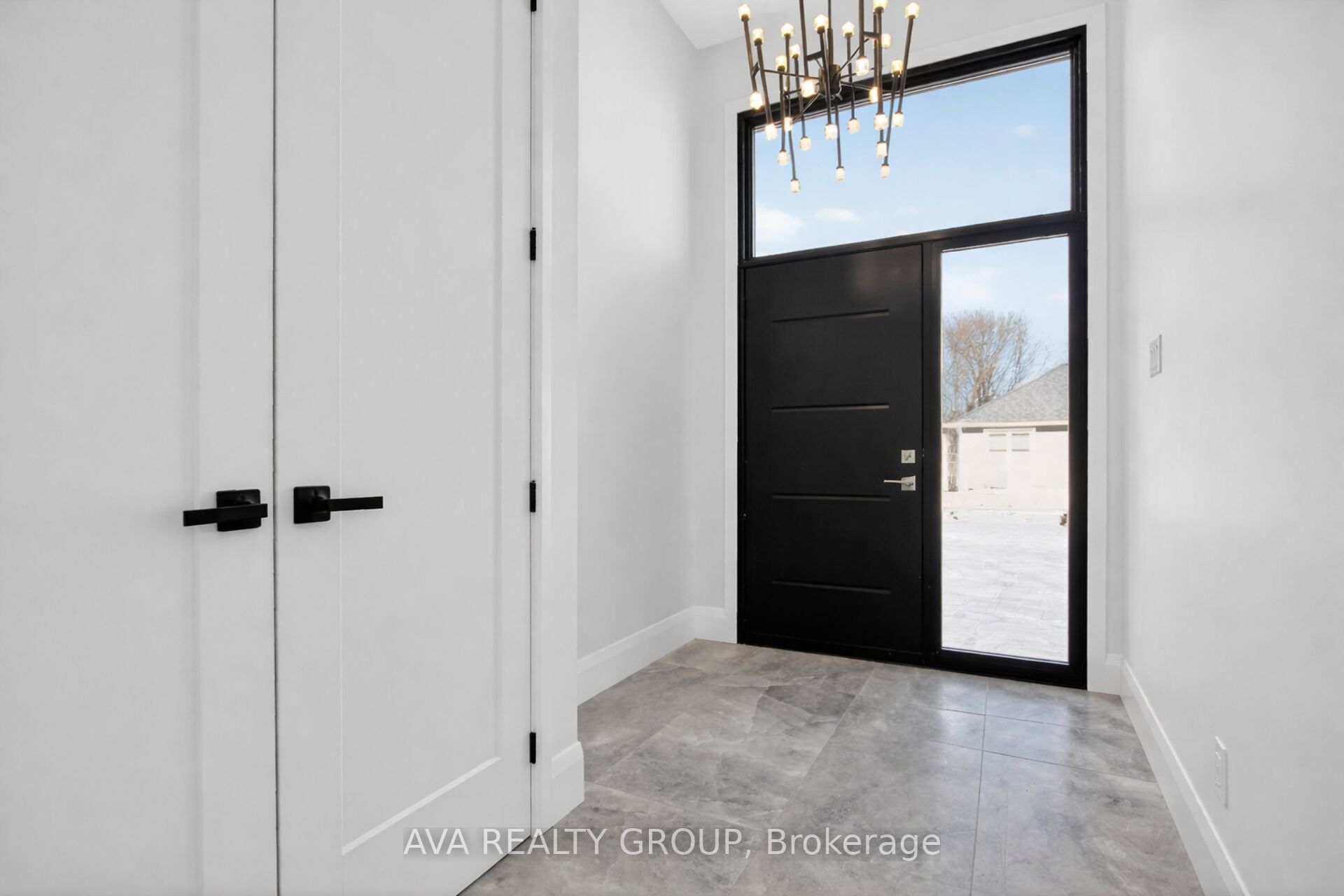 Photo 5 of 16 Gould Street, Ottawa, Ottawa West — HOMEH