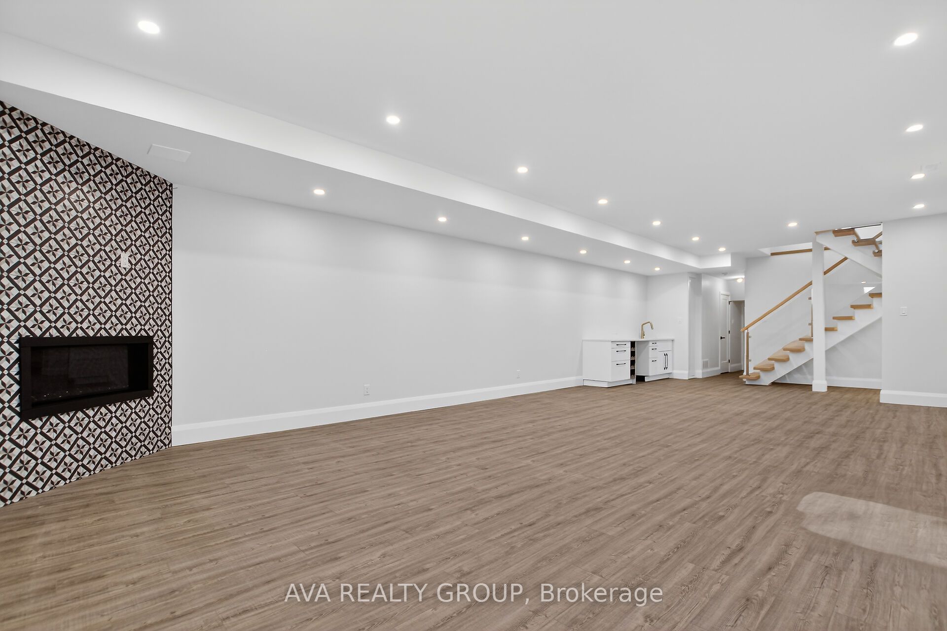 Photo 32 of 16 Gould Street, Ottawa, Ottawa West — HOMEH