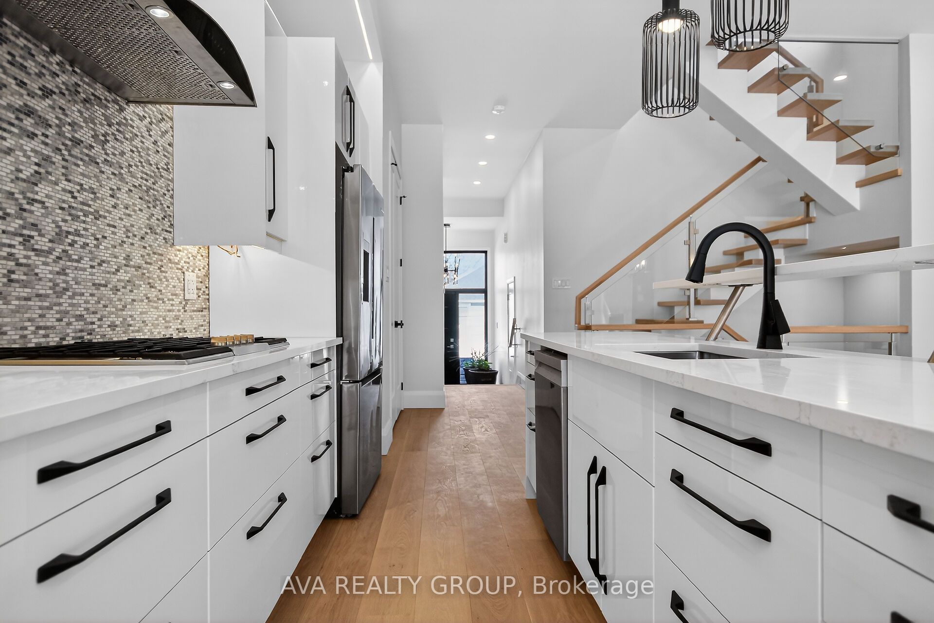 Photo 10 of 16 Gould Street, Ottawa, Ottawa West — HOMEH