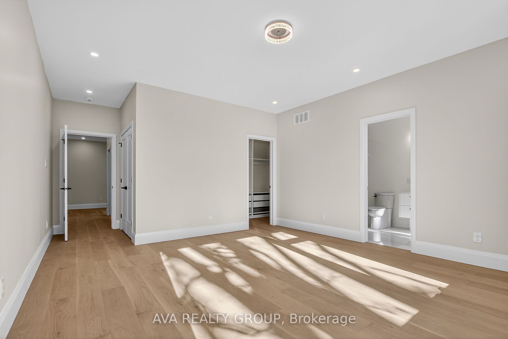 Photo 17 of 16 Gould Street, Ottawa, Ottawa West — HOMEH