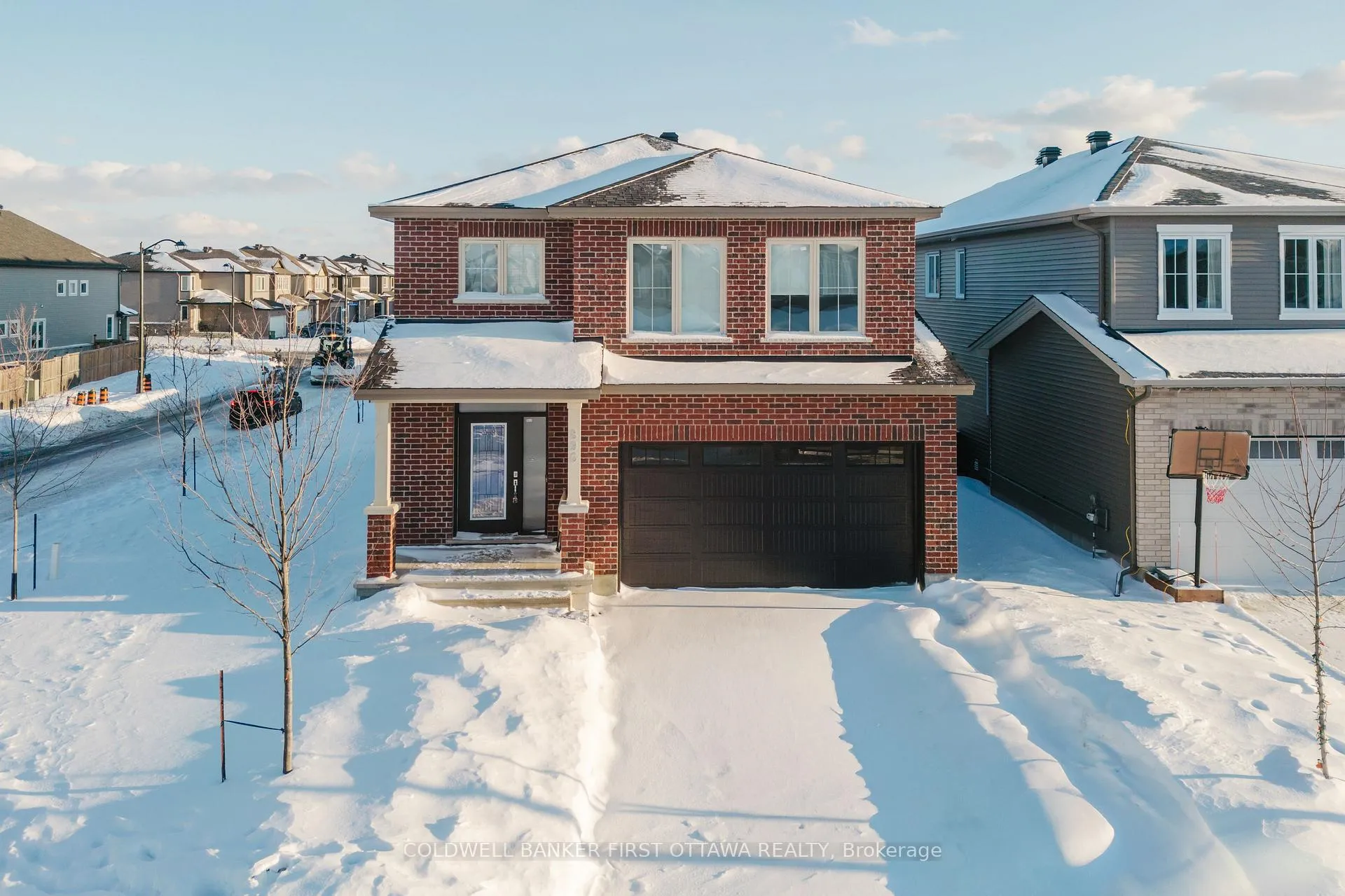 Front of 896 Sendero Way