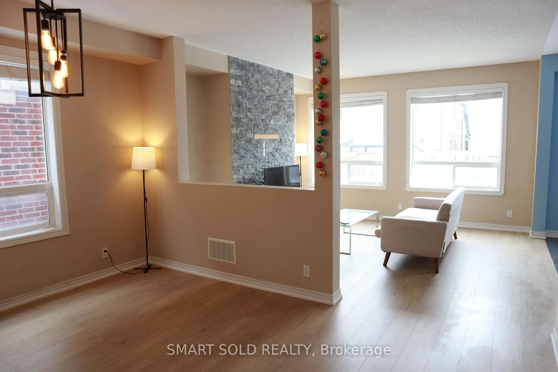 Photo 5 of 153 Iribelle Avenue, Oshawa, Windfields — HOMEH