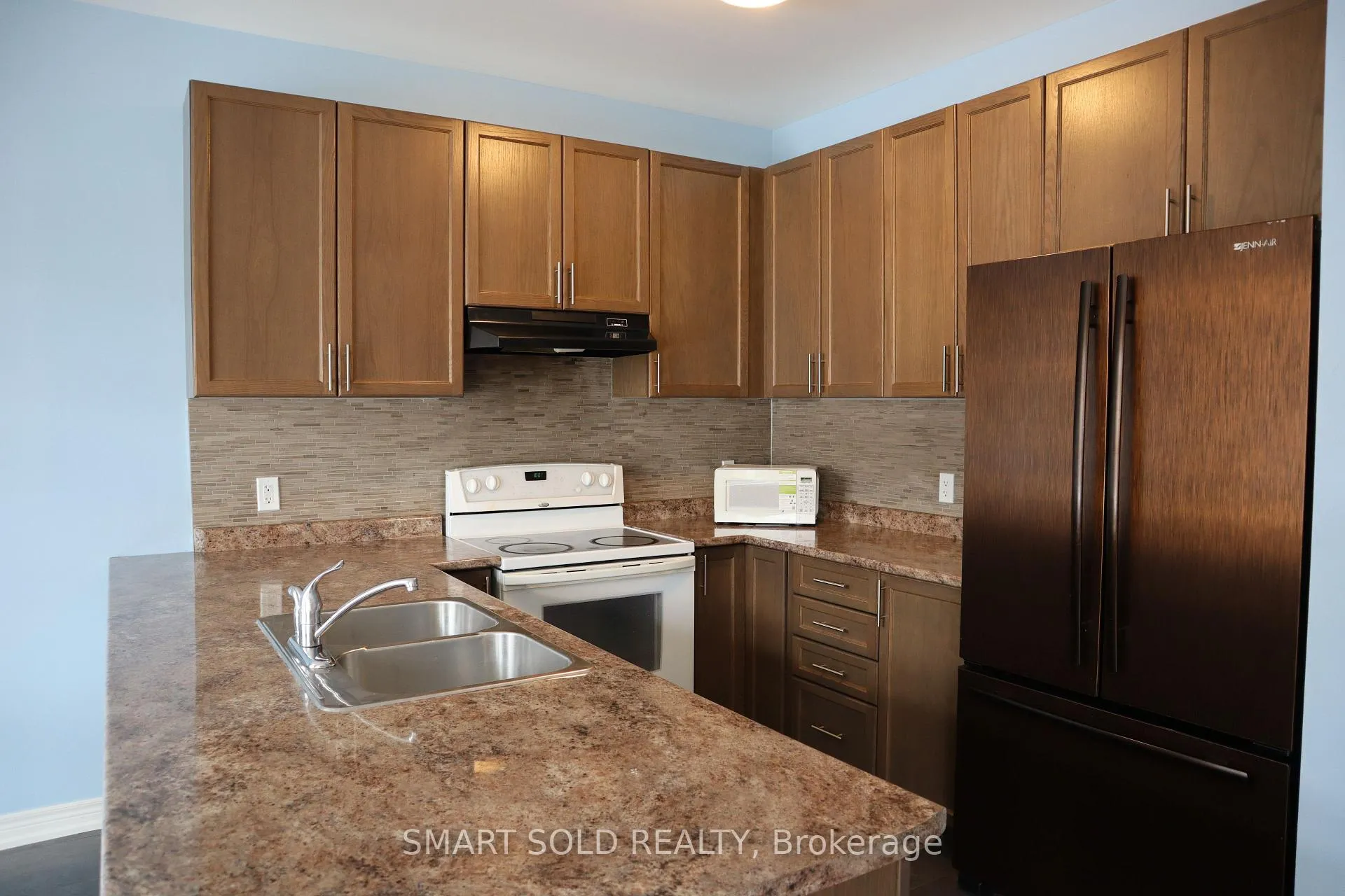Photo 11 of 153 Iribelle Avenue, Oshawa, Windfields — HOMEH