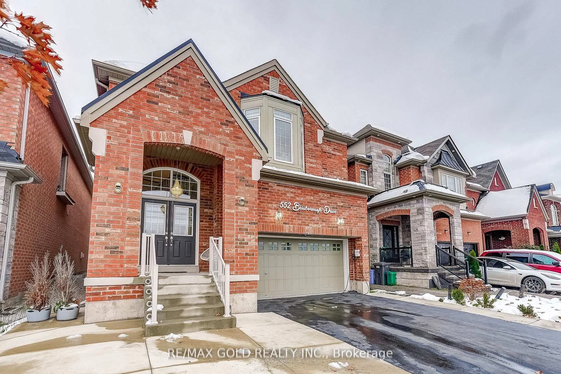 Photo 2 of 552 Bessborough Drive, Milton, Harrison — HOMEH