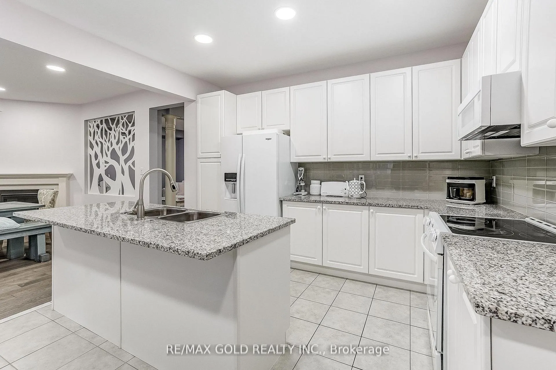 Photo 15 of 552 Bessborough Drive, Milton, Harrison — HOMEH