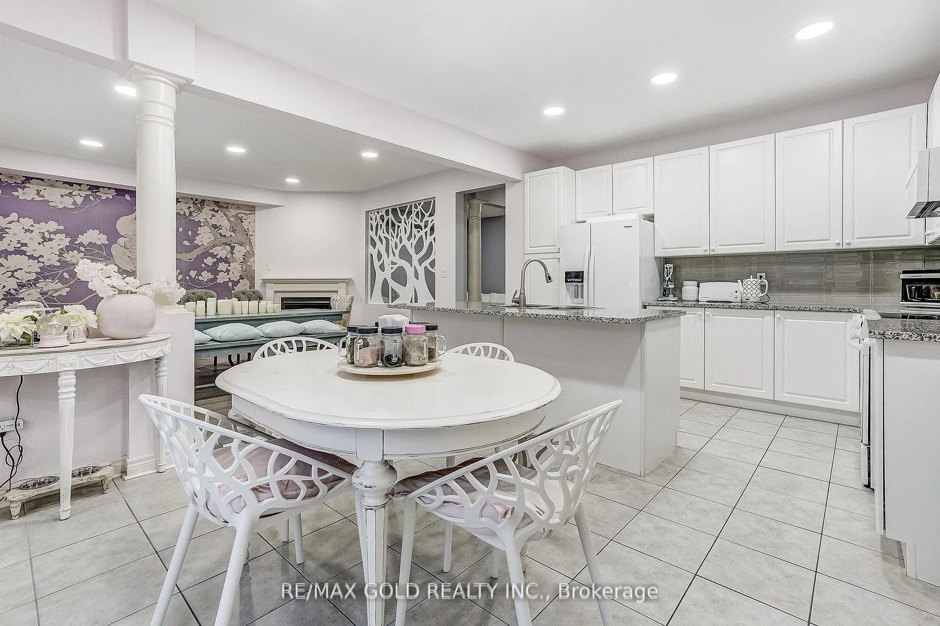 Photo 18 of 552 Bessborough Drive, Milton, Harrison — HOMEH