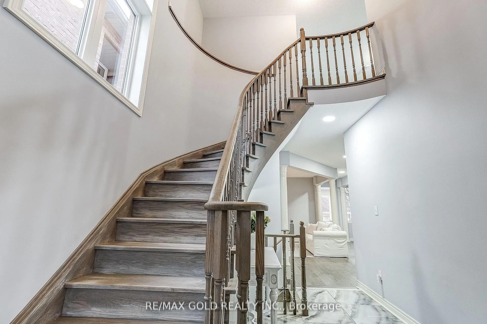 Photo 21 of 552 Bessborough Drive, Milton, Harrison — HOMEH