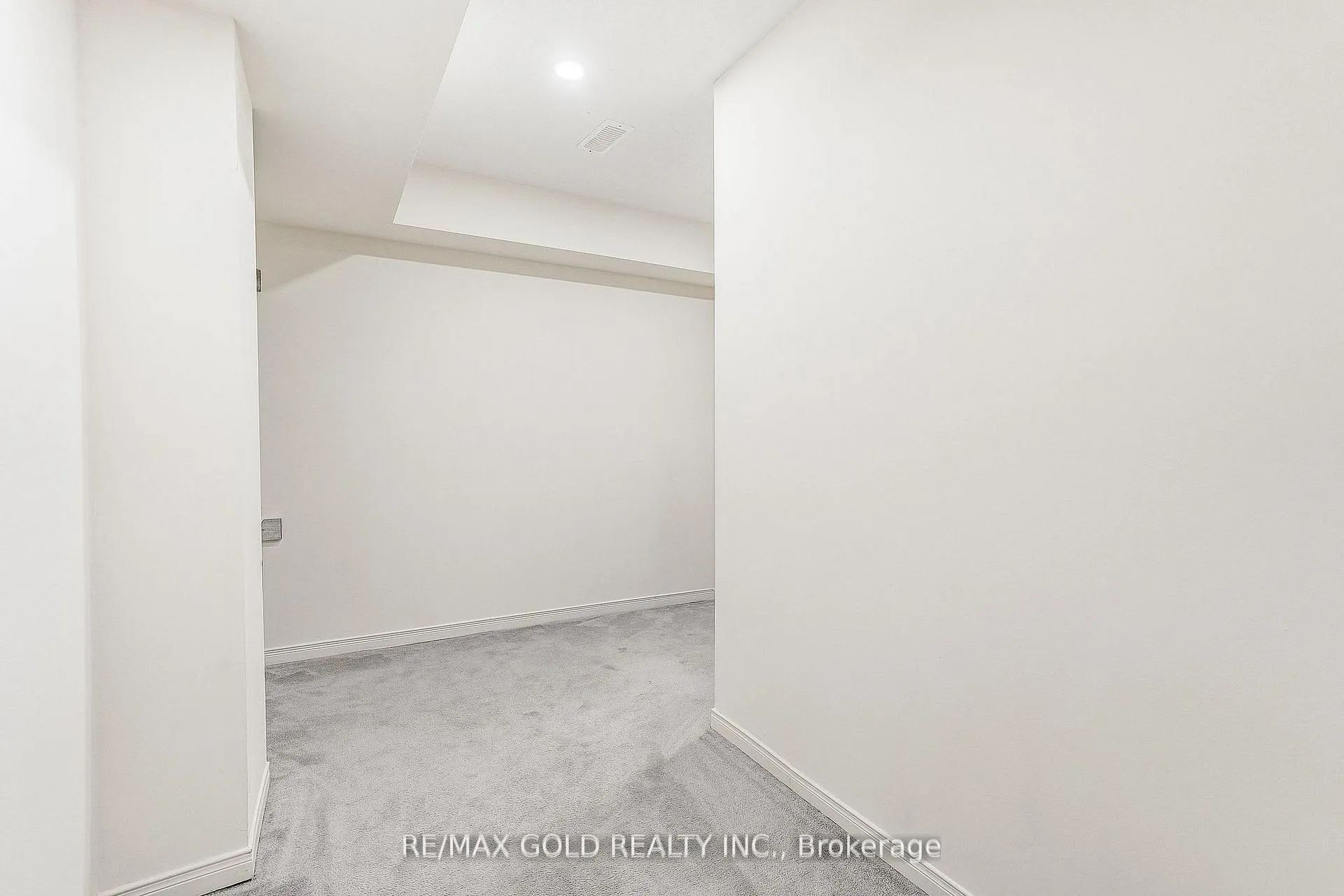 Photo 38 of 552 Bessborough Drive, Milton, Harrison — HOMEH