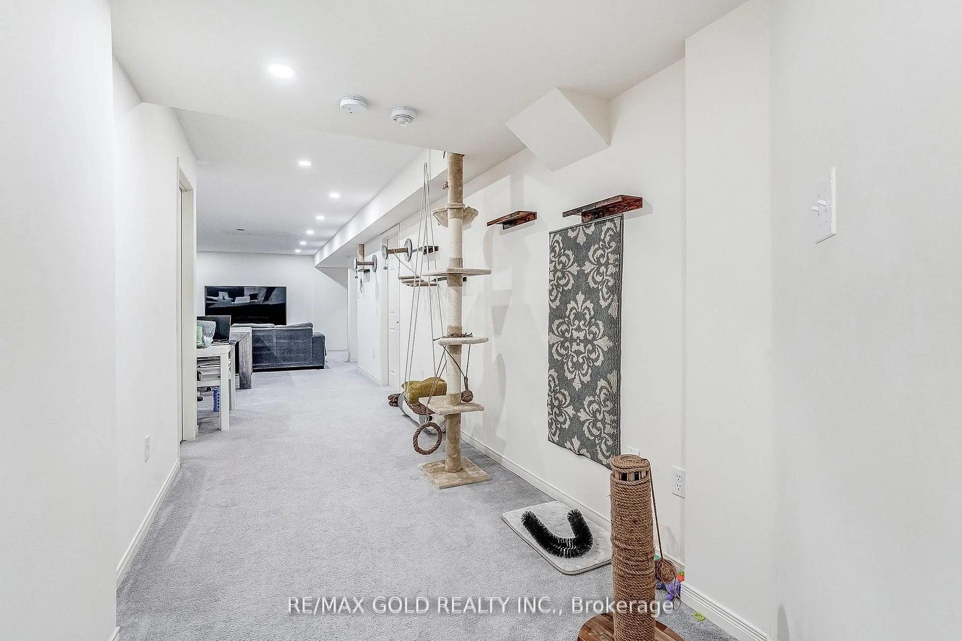 Photo 39 of 552 Bessborough Drive, Milton, Harrison — HOMEH