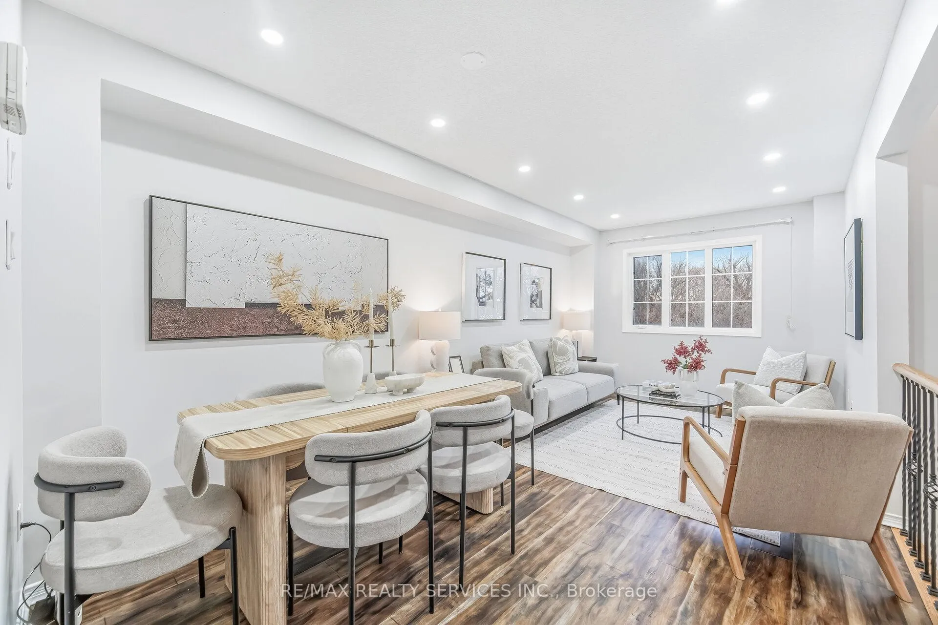 Photo 10 of 138 Parktree Drive, Vaughan, Maple — HOMEH