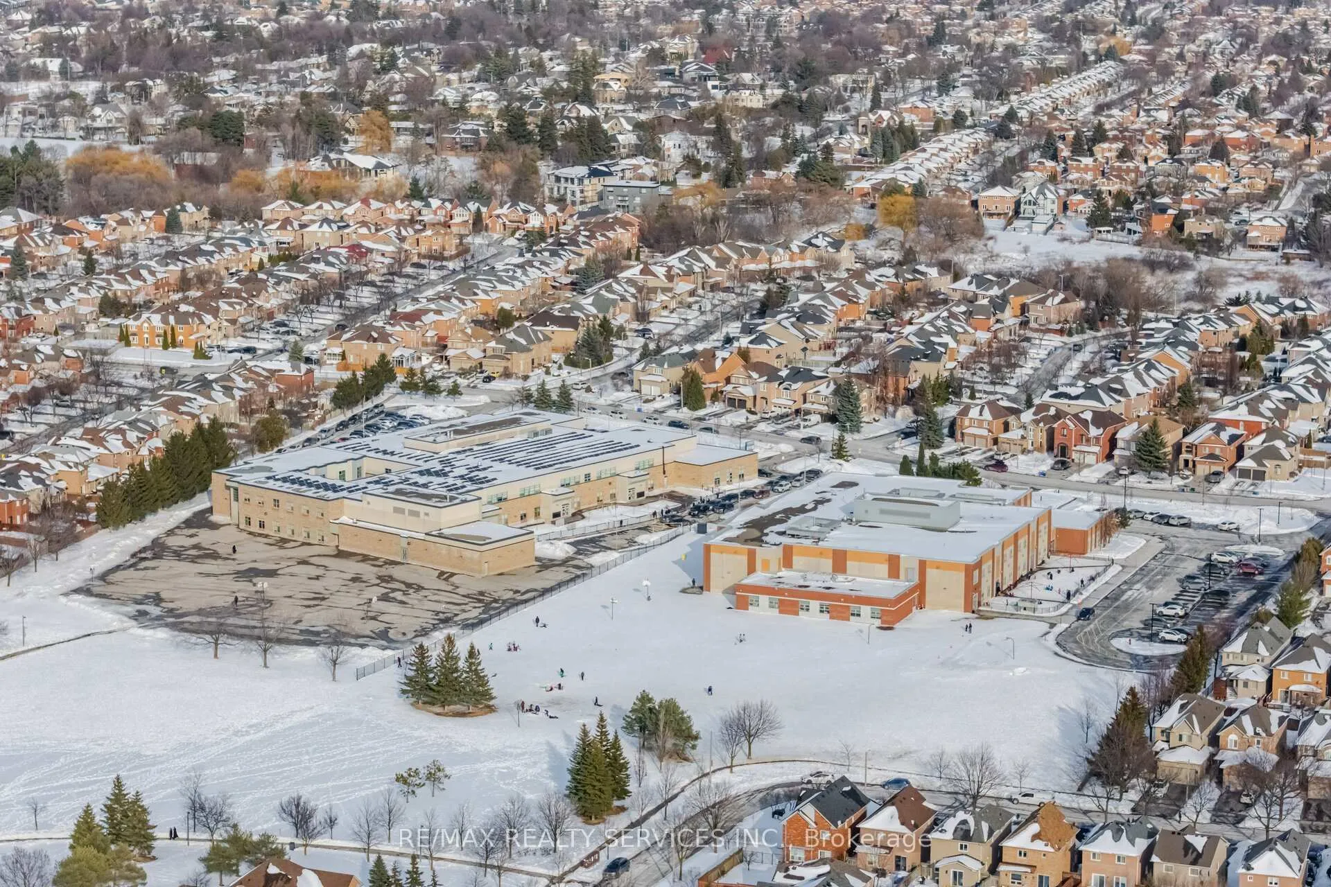 Photo 43 of 138 Parktree Drive, Vaughan, Maple — HOMEH