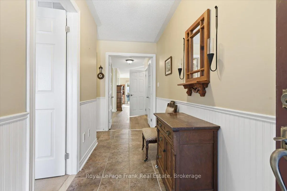 Photo 7 of 25 Apple Tree Crescent, Uxbridge — HOMEH