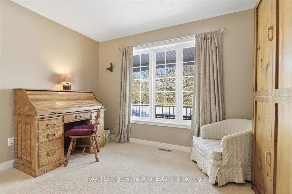 Photo 10 of 25 Apple Tree Crescent, Uxbridge — HOMEH