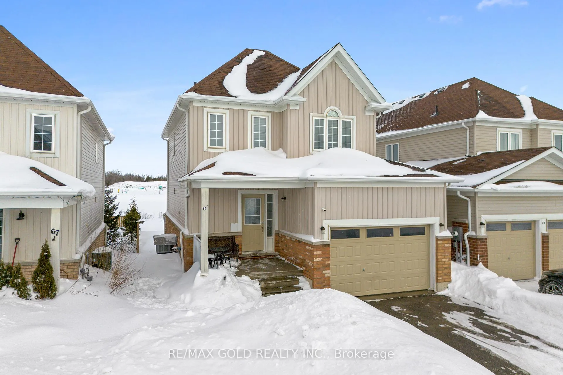 Photo 3 of 69 Todd Crescent, Southgate — HOMEH