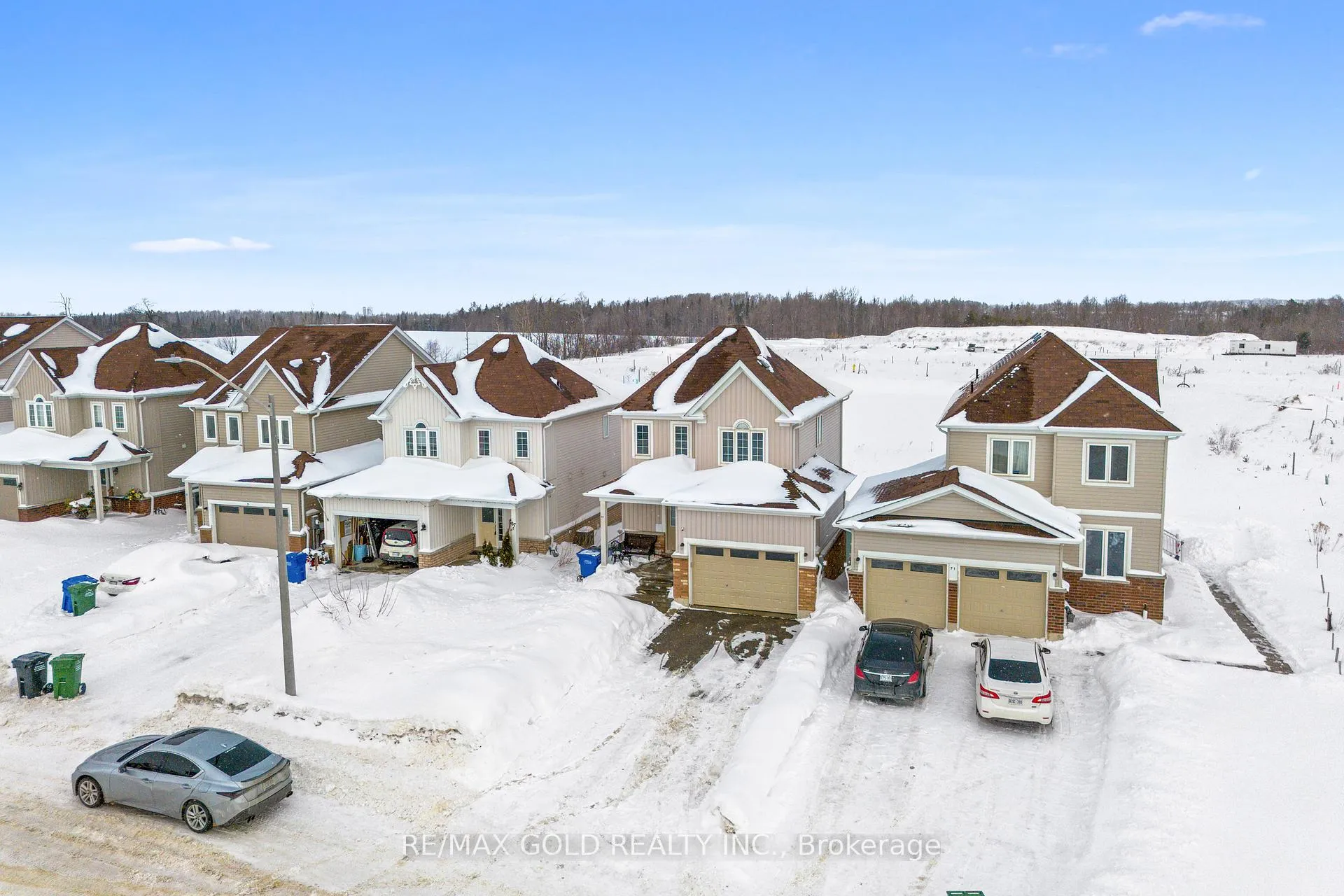 Photo 4 of 69 Todd Crescent, Southgate — HOMEH