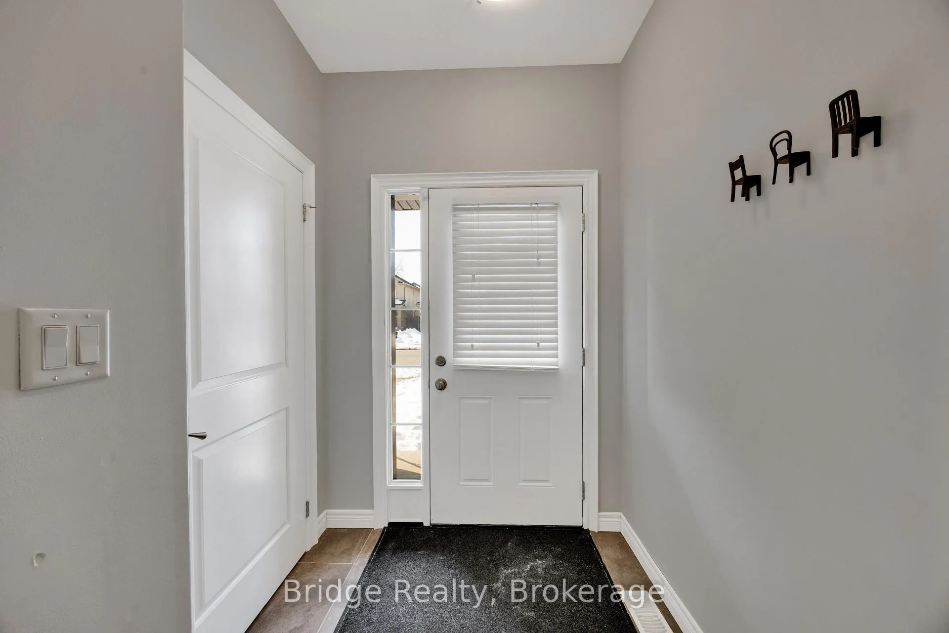 Photo 6 of Unit 10, 1016 Oakcrossing Gate, London, North M — HOMEH
