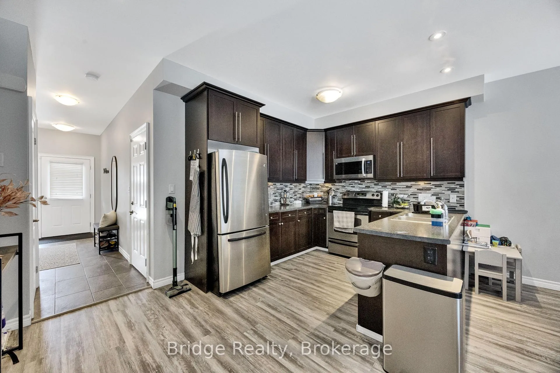 Photo 10 of Unit 10, 1016 Oakcrossing Gate, London, North M — HOMEH