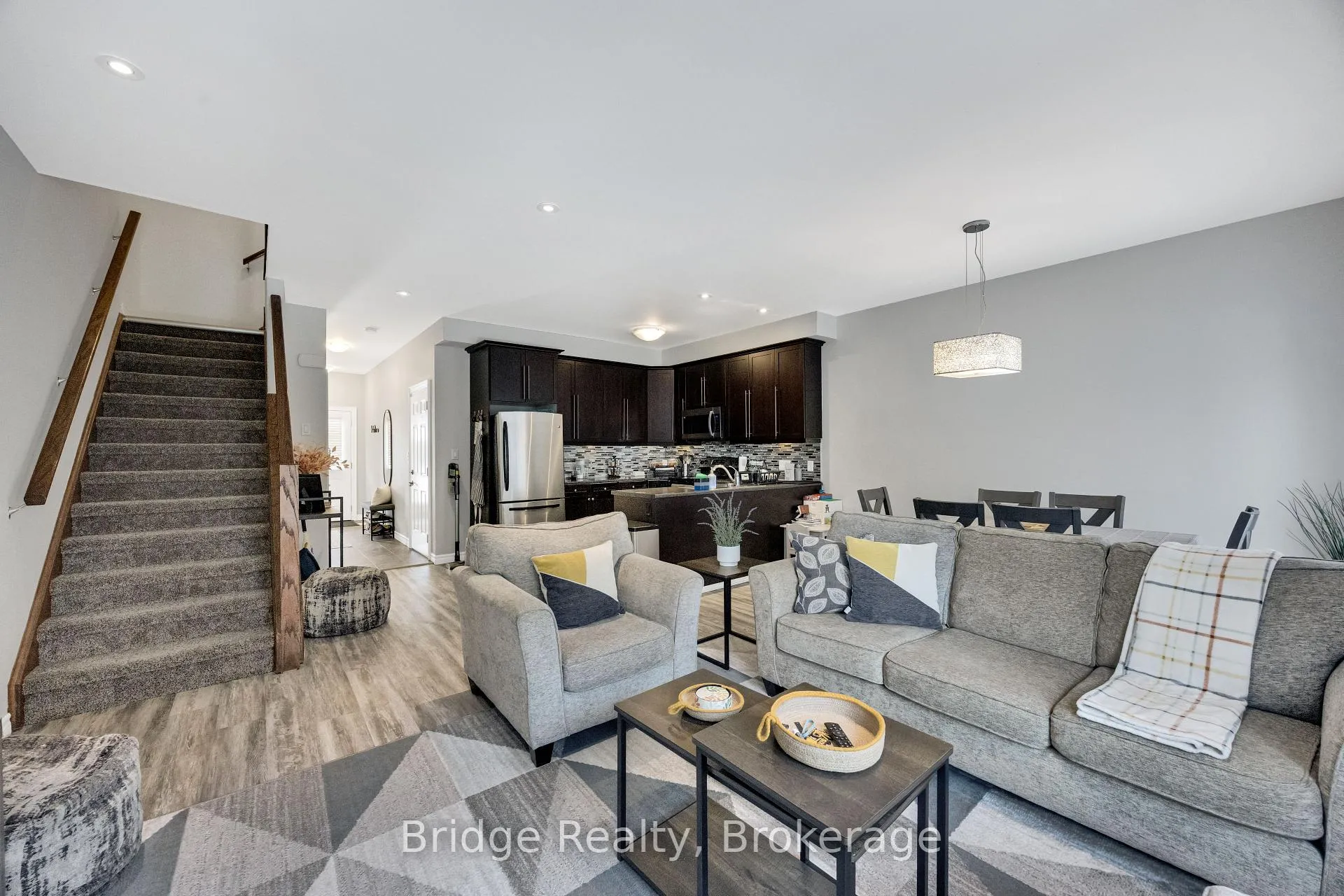 Photo 17 of Unit 10, 1016 Oakcrossing Gate, London, North M — HOMEH
