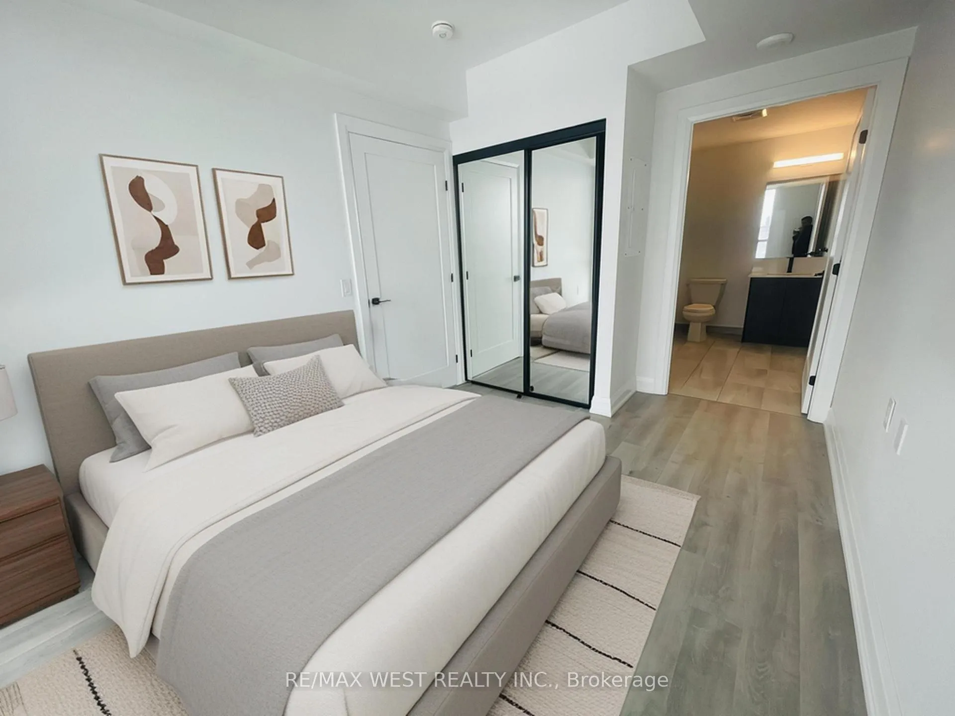 Photo 4 of Unit 701, 2369 Danforth Avenue, Toronto, East End-Danforth — HOMEH