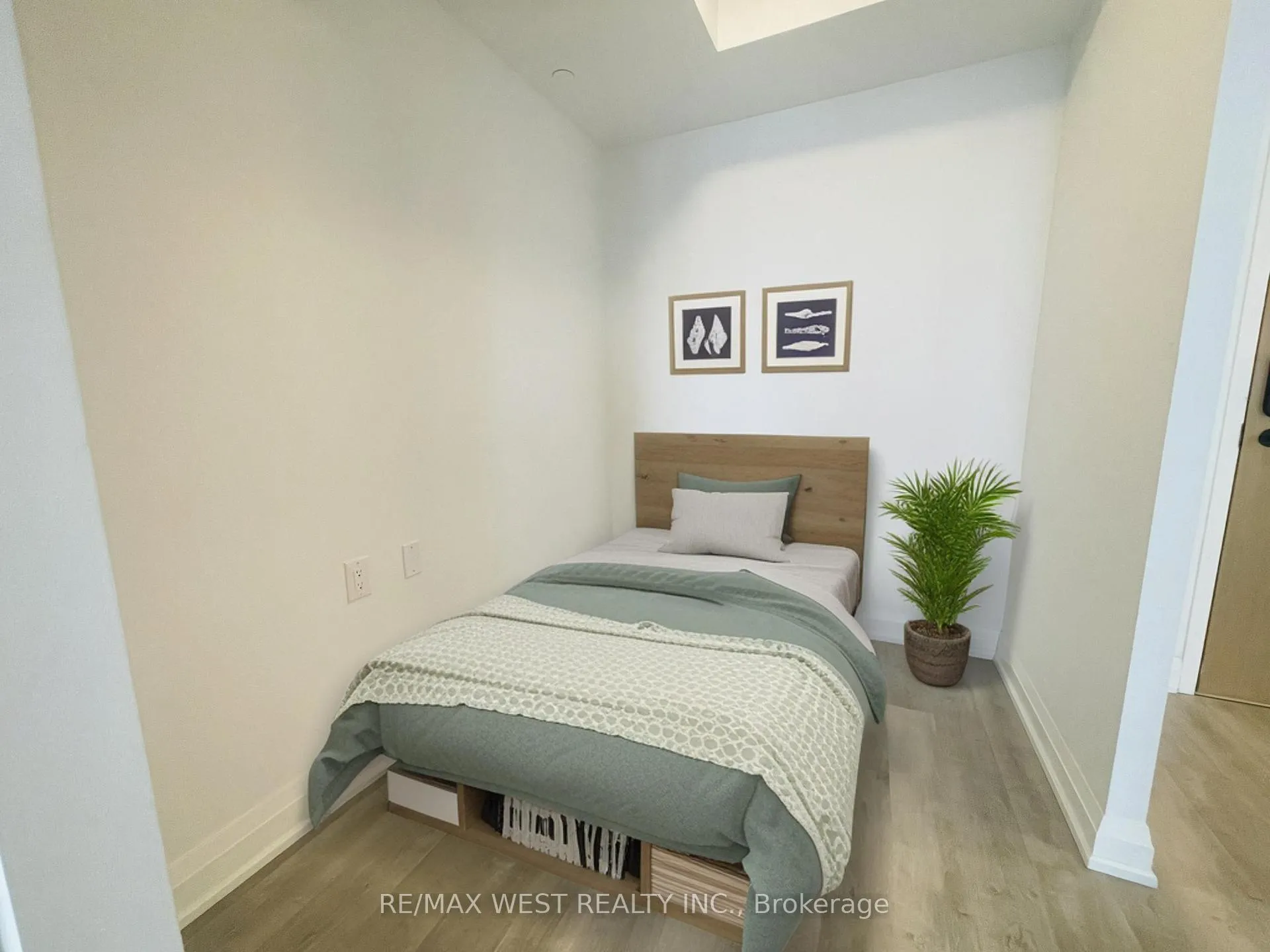 Photo 5 of Unit 701, 2369 Danforth Avenue, Toronto, East End-Danforth — HOMEH