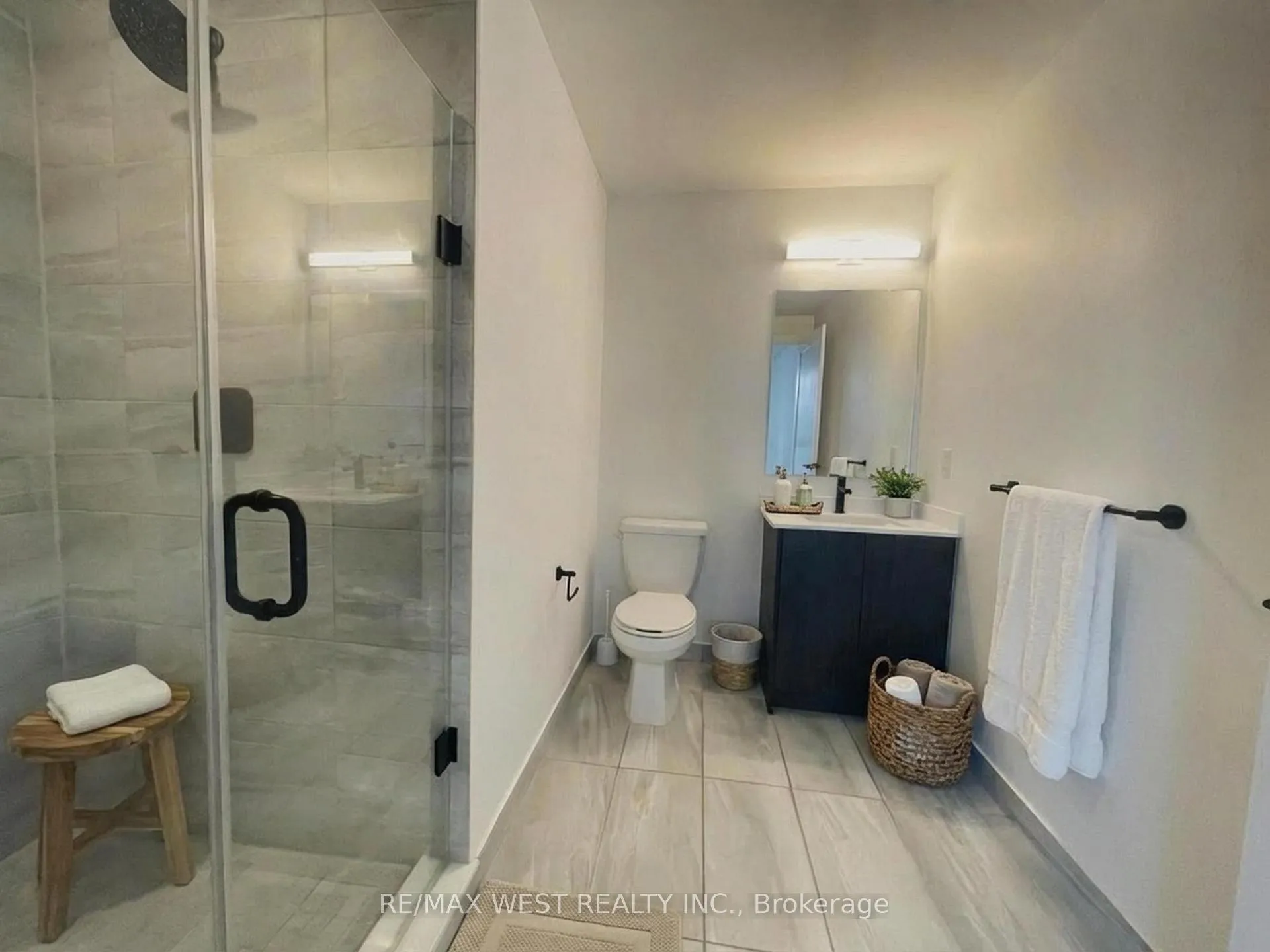 Photo 7 of Unit 701, 2369 Danforth Avenue, Toronto, East End-Danforth — HOMEH