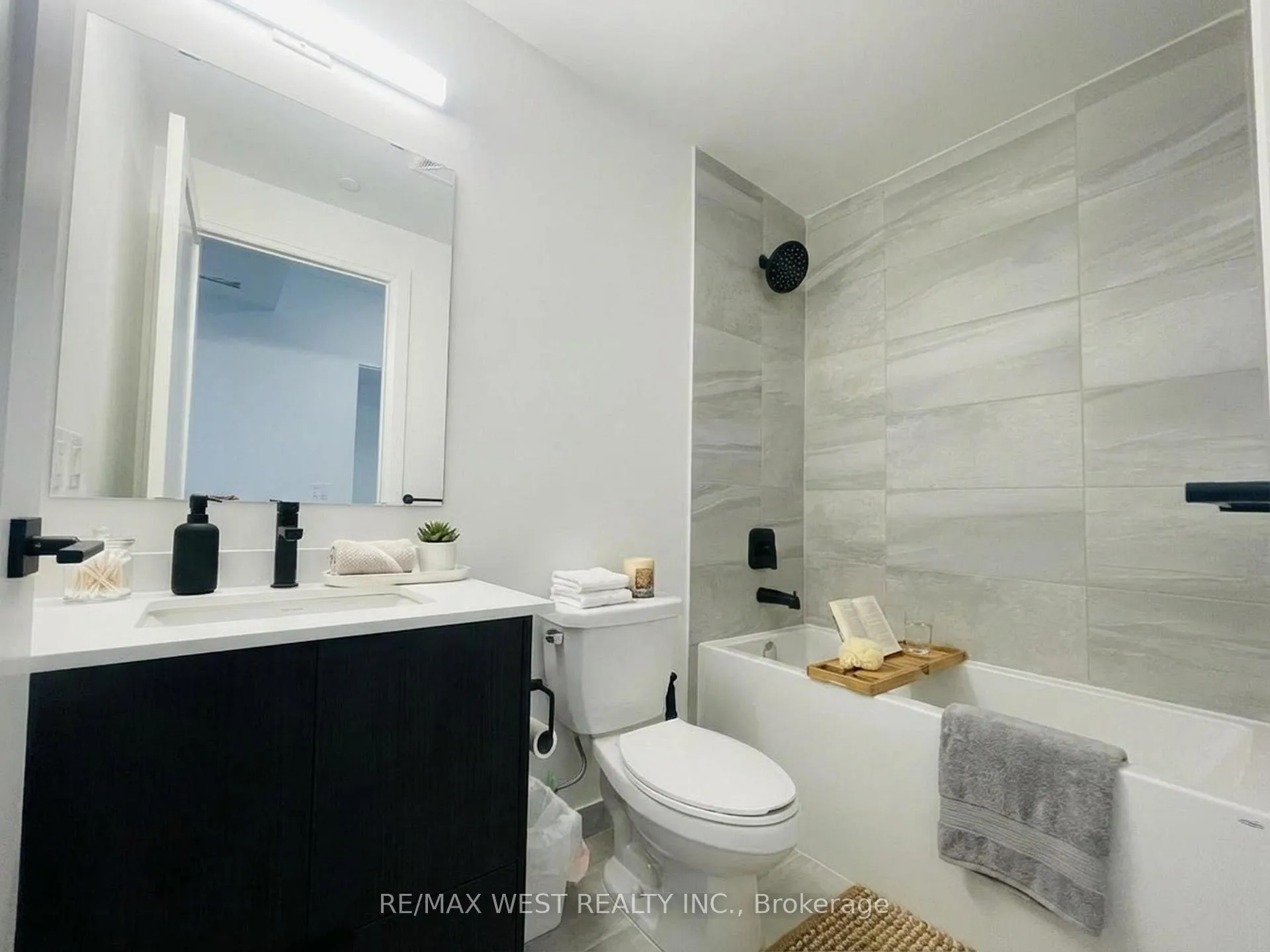 Photo 8 of Unit 701, 2369 Danforth Avenue, Toronto, East End-Danforth — HOMEH