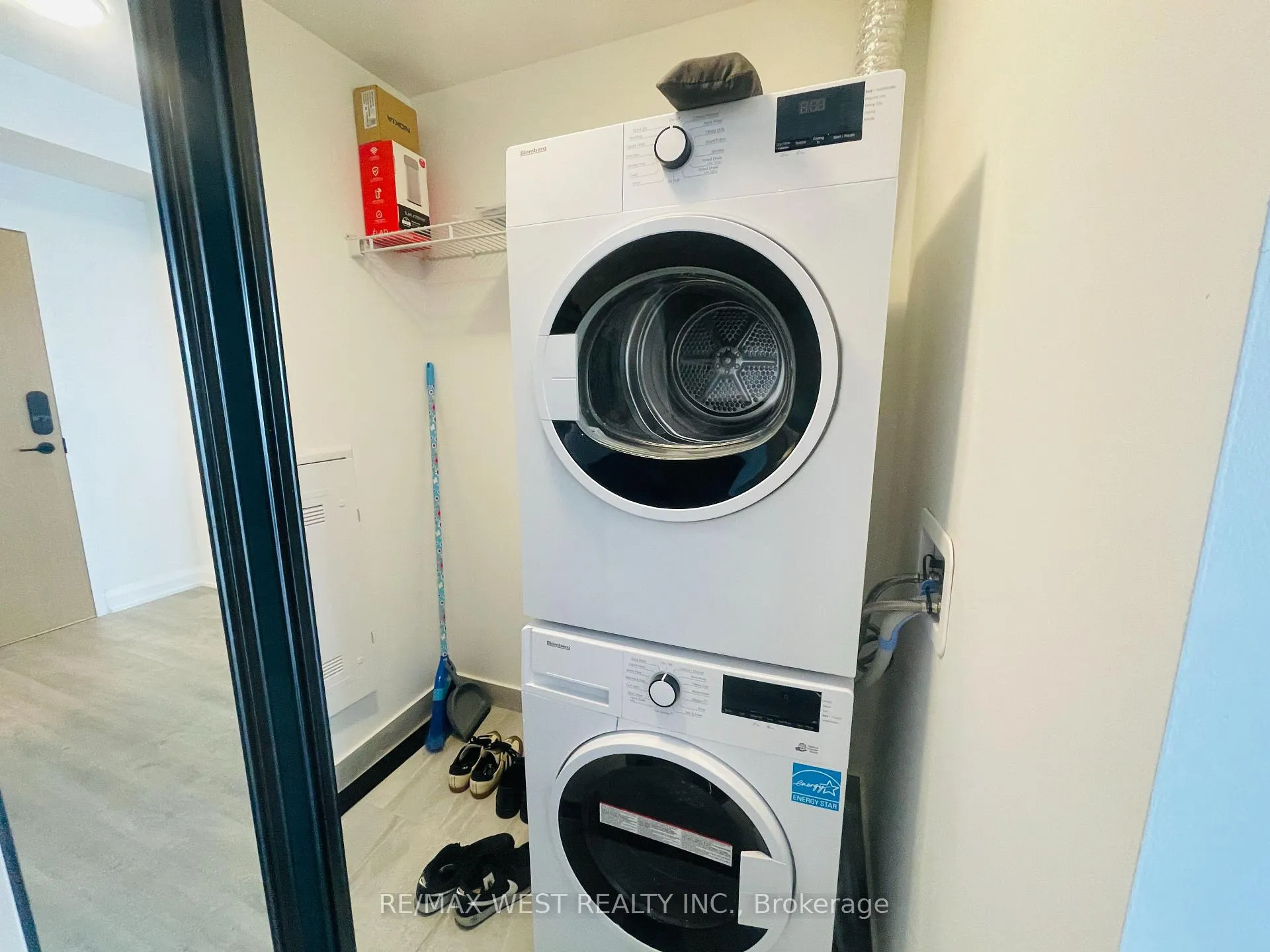 Photo 11 of Unit 701, 2369 Danforth Avenue, Toronto, East End-Danforth — HOMEH