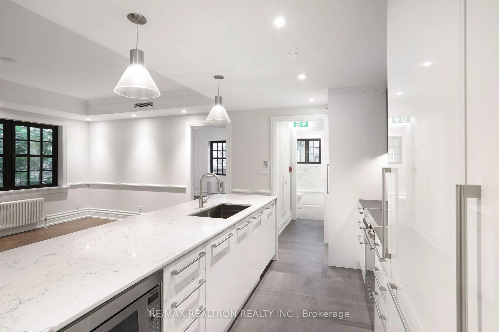 Photo 9 of Unit 208, 2 Clarendon Avenue, Toronto, Casa Loma — HOMEH