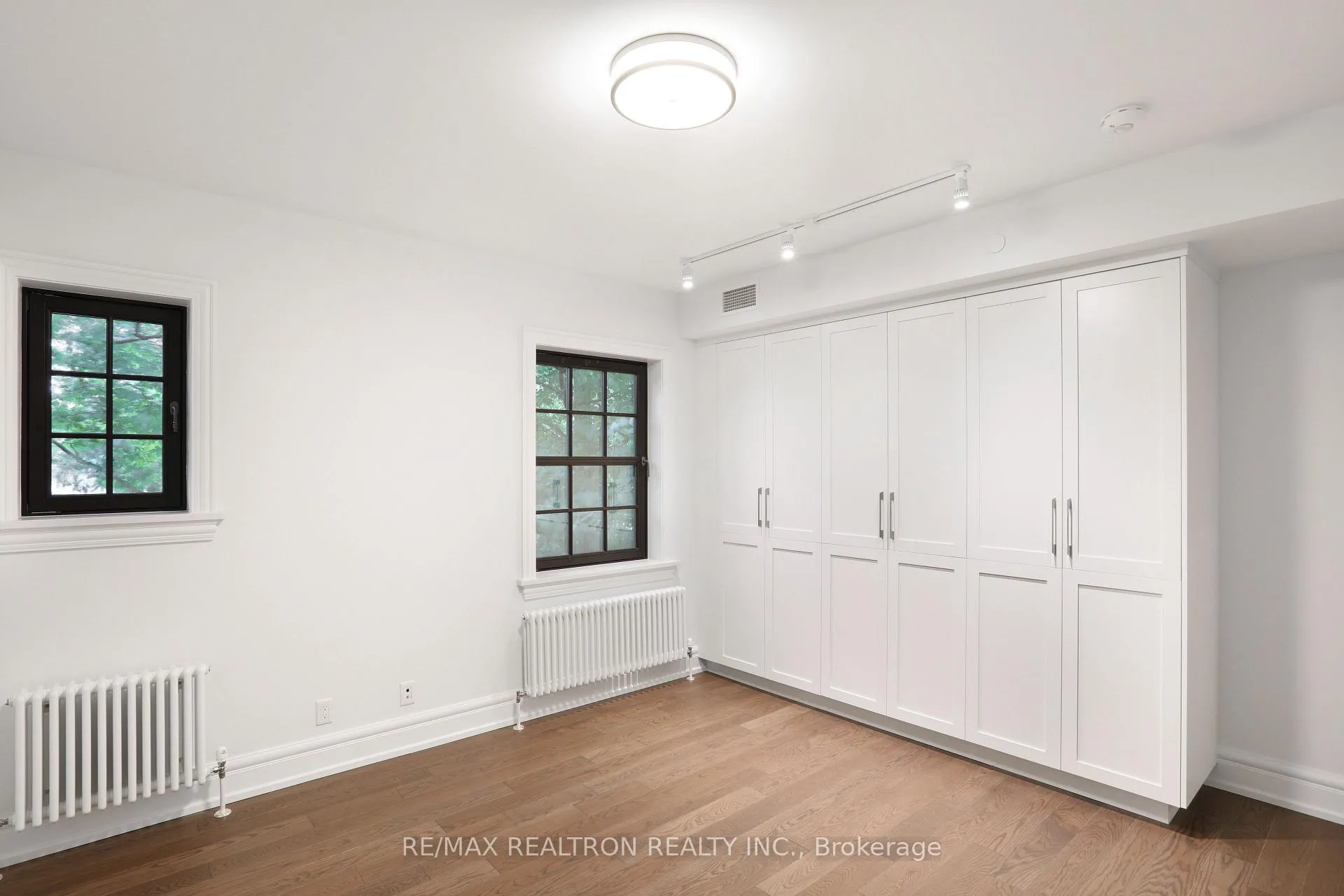 Photo 11 of Unit 208, 2 Clarendon Avenue, Toronto, Casa Loma — HOMEH