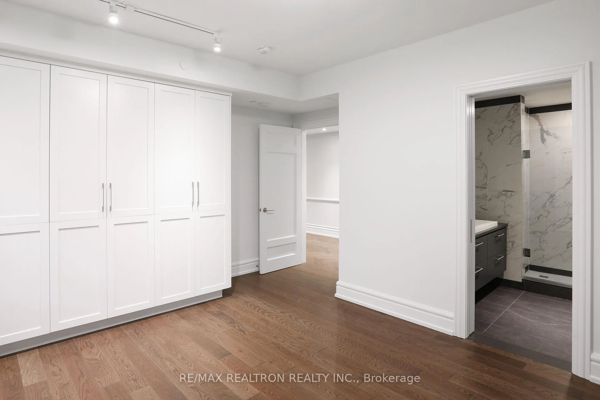 Photo 12 of Unit 208, 2 Clarendon Avenue, Toronto, Casa Loma — HOMEH