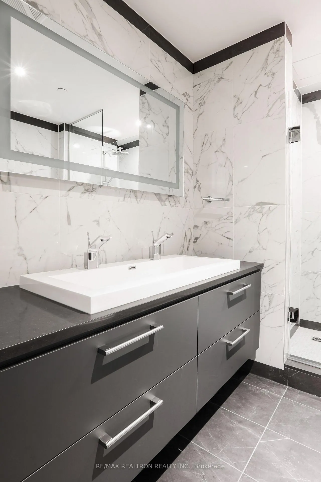 Photo 13 of Unit 208, 2 Clarendon Avenue, Toronto, Casa Loma — HOMEH